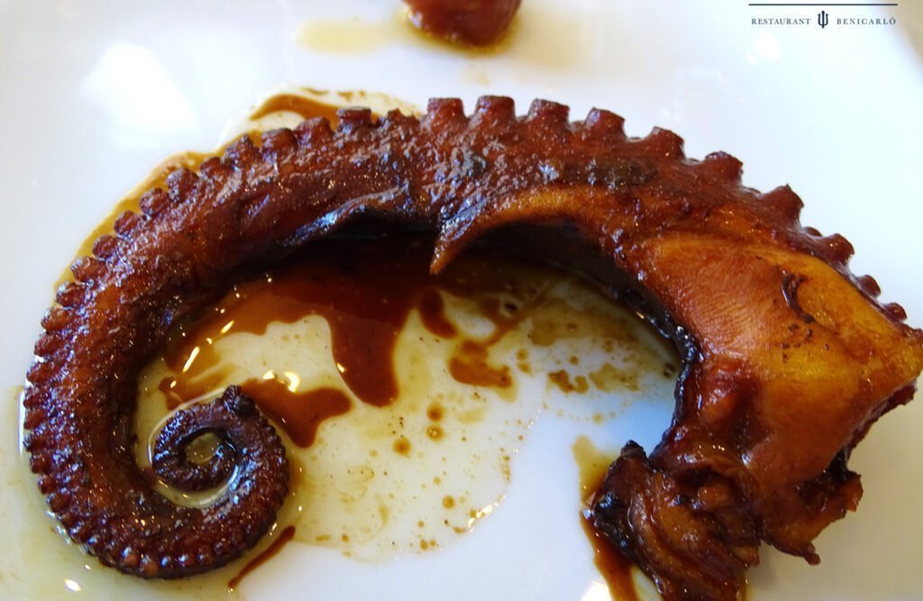 Neptuno, Jornadas Gastronómicas del Pulpo y la Carxofa en Benicarló. Pata de pulpo braseada.