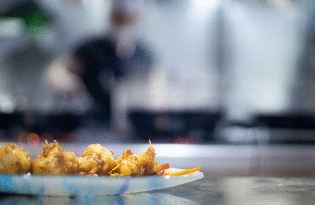 Neptuno, restaurante para eventos cerca de Cálig. Gambas en un ambiente frio.